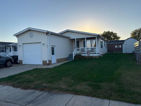 Photo of 223 Hackney Ct, IA 52240 (MLS # 202506375)