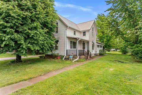 Photo of 207 N Ellis St, Keota, IA 52248 (MLS # 202507251)