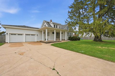 Photo of 530 N Dubuque St, NorthLiberty, IA 52317 (MLS # 202602459)