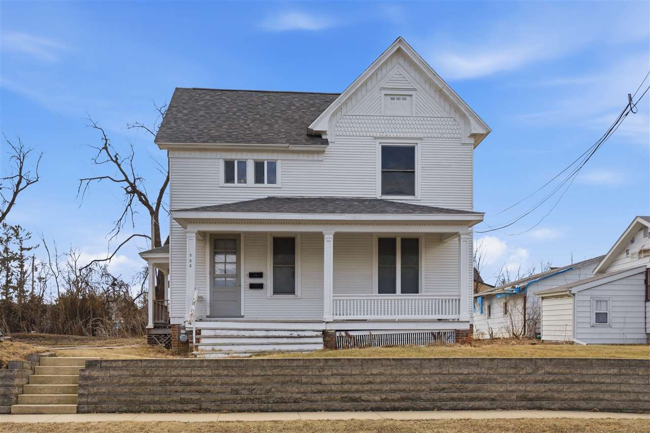 Photo 1 of 28 — 535 8th Ave, Marion, IA 52302