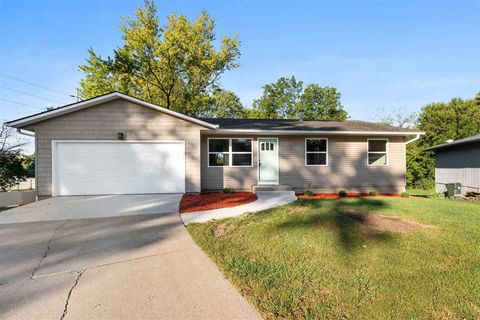 Photo of 7 Westgate Cir, IA 52246 (MLS # 202506047)