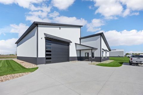 Photo of 530 Aircom Drive 4 #4, Marion, IA 52302 (MLS # 202505055)