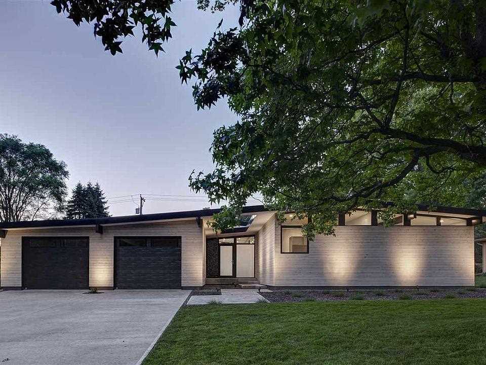 328 Koser Ave