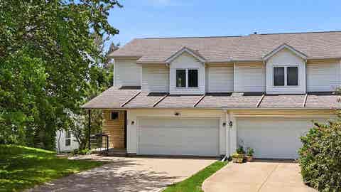 Photo of 992 22nd Ave, Coralville, IA 52241 (MLS # 202603959)