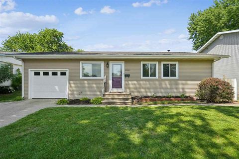 Photo of 5240 Harbet Ave NW, CedarRapids, IA 52405 (MLS # 202603476)