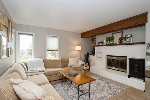 Photo of 399 Willowind, Iowa City, IA 52246 (MLS # 202502436)