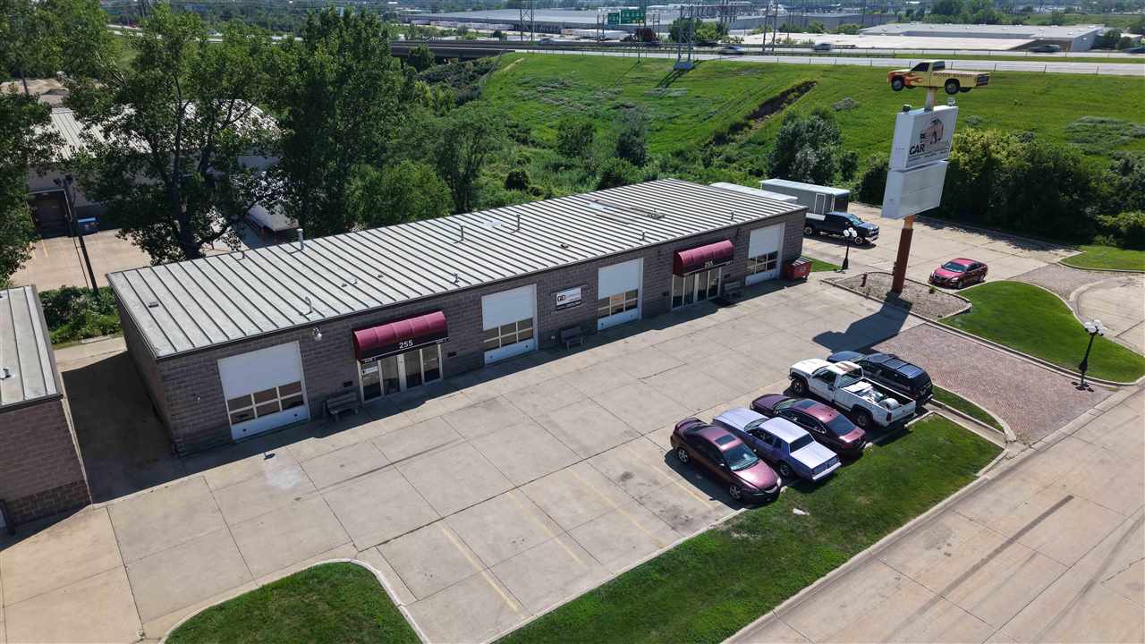 Photo 1 of 11 — 255 Classic Car Ct SW, CedarRapids, IA 52404
