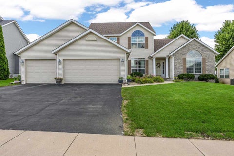Photo of 400 Westridge Drive SW, CedarRapids, IA 52404 (MLS # 202605118)