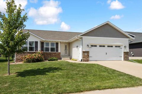 Photo of 1105 Franklin Dr, NorthLiberty, IA 52317 (MLS # 202507247)