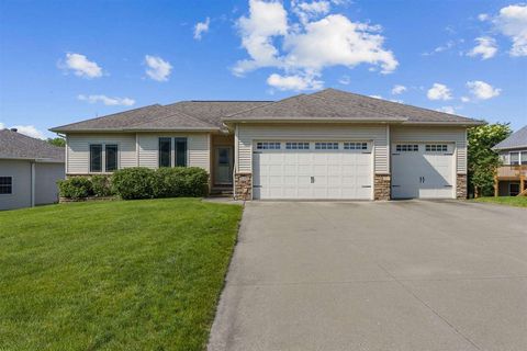 Photo of 2136 Oakdale Rdg, Coralville, IA 52241 (MLS # 202503789)