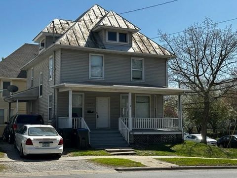 Photo of 903 E Burlington Street, IA 52240 (MLS # 202506076)