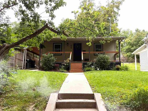 Photo of 926 Fairchild St, Iowa City, IA 52245 (MLS # 202505440)