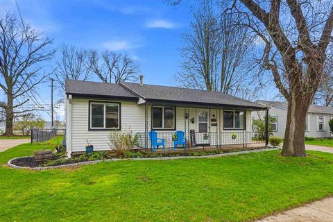 Photo of 2220 Hollywood Blvd, IowaCity, IA 52240 (MLS # 202602560)