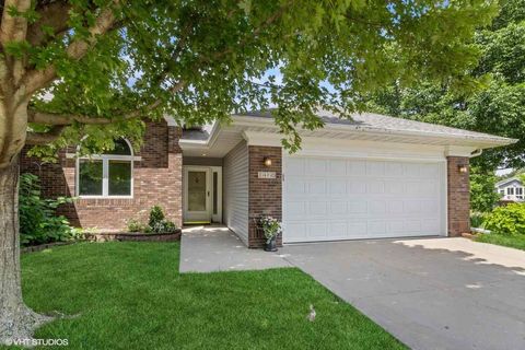 Photo of 1460 Cromwell Place, Iowa City, IA 52240 (MLS # 202504533)