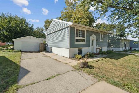 Photo of 3226 Bramble Rd SW, IA 52404 (MLS # 202506029)
