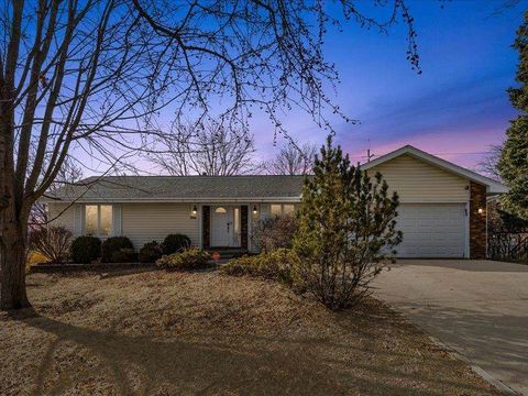 Photo of 2355 Jessup Circle, IowaCity, IA 52246 (MLS # 202601115)