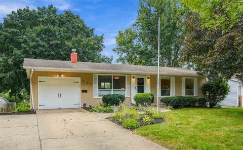 Photo of 3105 E Court St, IowaCity, IA 52245 (MLS # 202605611)
