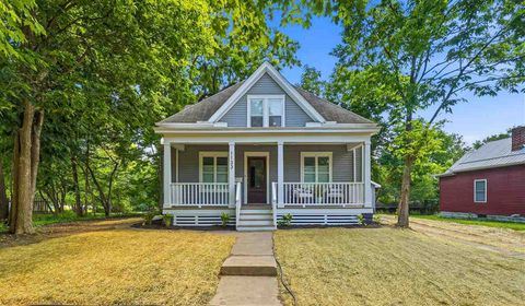 Photo of 1133 Hotz Ave, IowaCity, IA 52245 (MLS # 202604482)