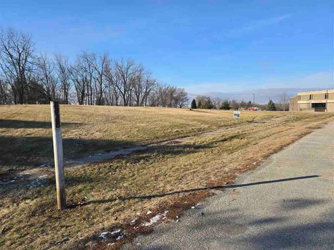 Photo of 506 N Ellis St, IA 52248 (MLS # 202506377)