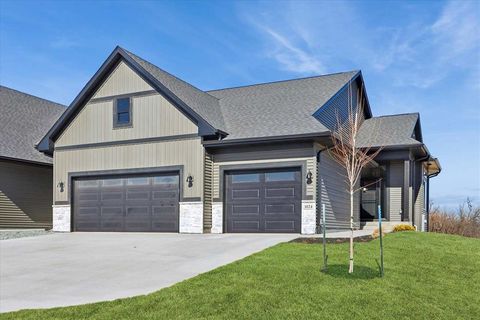 Photo of 1024 Highland Trl, Solon, IA 52333 (MLS # 202505847)