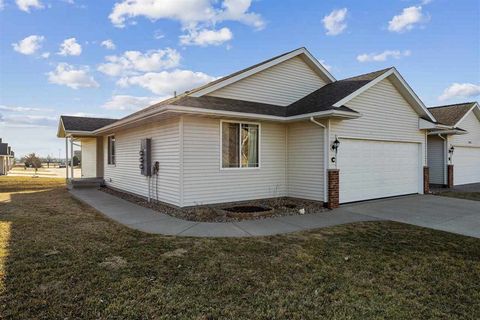 Photo of 2965 Samuel Ct SW C #C, Cedar Rapids, IA 52404 (MLS # 202501703)