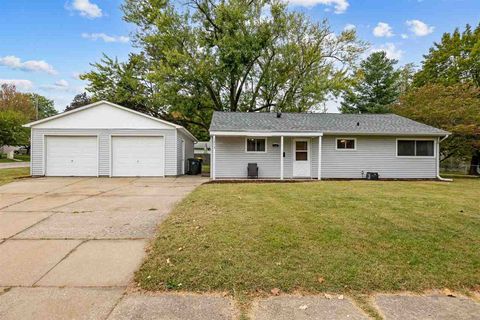 Photo of 1313 Ash St, IA 52240 (MLS # 202506307)