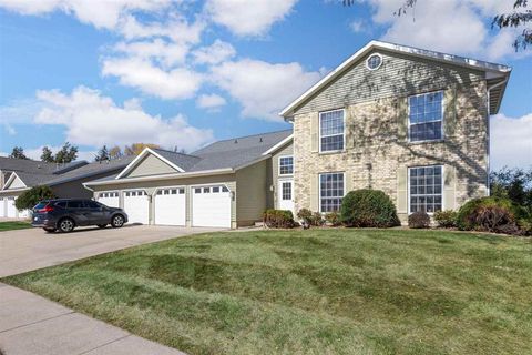 Photo of 6118 Greenbriar Ln SW D #D, CedarRapids, IA 52404 (MLS # 202600185)