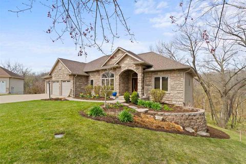 Photo of 941 Timber Ridge Ct, Coralville, IA 52241 (MLS # 202505862)