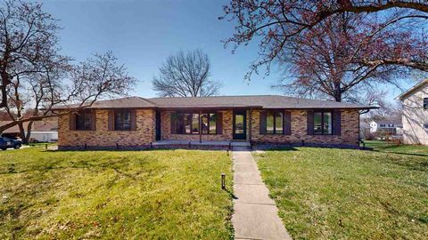 Photo of 1805 Kathlin Dr, Iowa City, IA 52246 (MLS # 202502437)