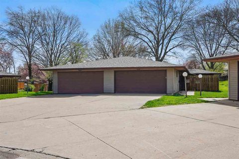 Photo of 3431 Tulane Ct, Iowa City, IA 52245 (MLS # 202502702)