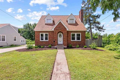 Photo of 1905 Muscatine Ave, Iowa City, IA 52240 (MLS # 202504394)