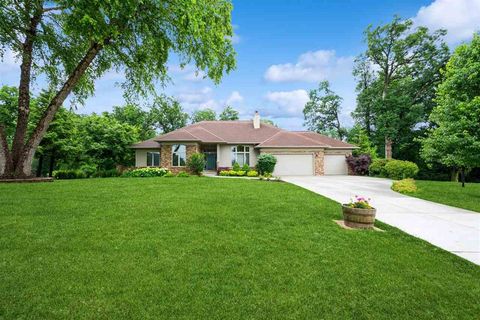 Photo of 3519 NE Timber Ridge Trail, Cedar Rapids, IA 52411 (MLS # 202504104)