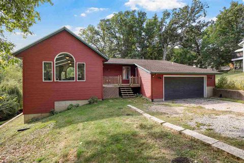 Photo of 3411 Oak Hill Dr NE, IA 52317 (MLS # 202506127)