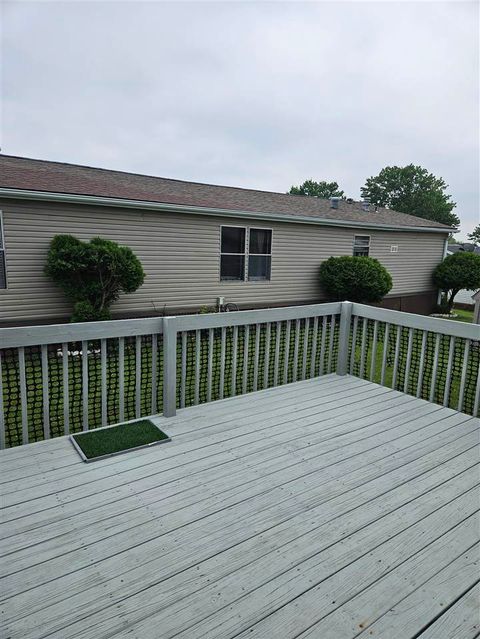 Photo of 8 Expo Drive, Iowa City, IA 52240 (MLS # 202503696)