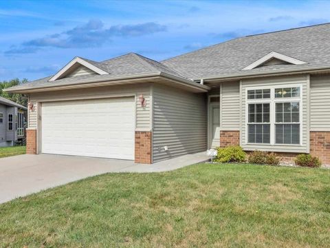 Photo of 15 Willoughby Pl, IA 52240 (MLS # 202506081)