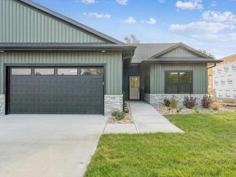 Photo of 658 Maclan Ct, IowaCity, IA 52246 (MLS # 202600171)