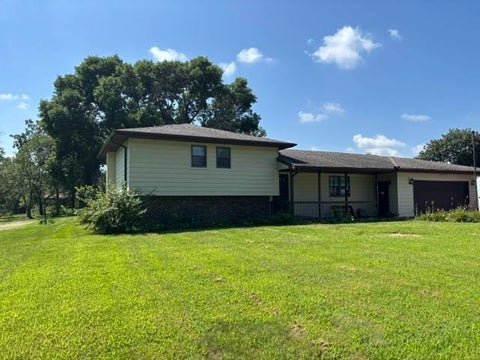 Photo of 4119 Kessler Dr SW, IowaCity, IA 52246 (MLS # 202605142)