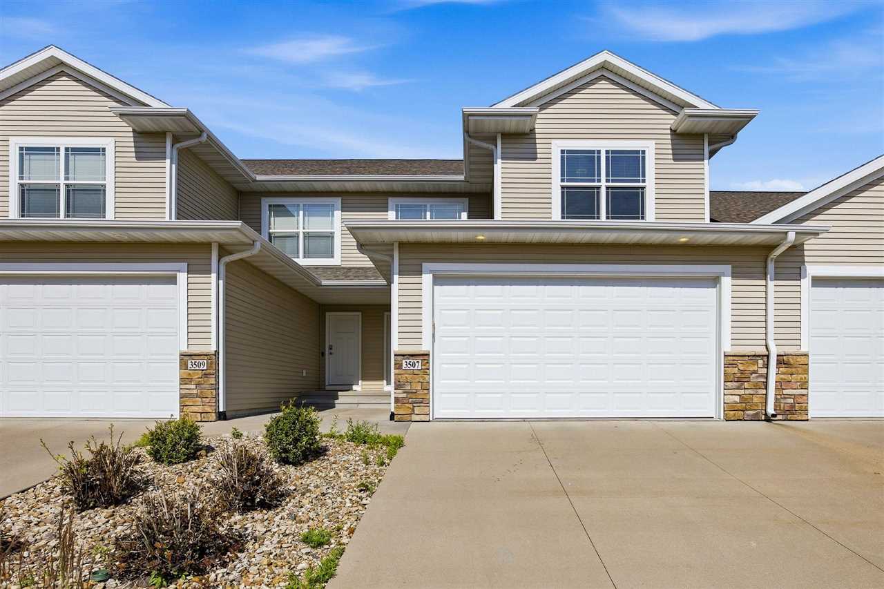 Photo 1 of 34 — 3507 Pioneer Ave SE, CedarRapids, IA 52403