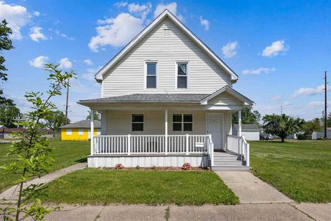 Photo of 1337 Ellis Blvd NW, Cedar Rapids, IA 52405 (MLS # 202503361)