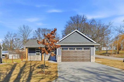 Photo of 602 W 8th St, Tipton, IA 52772 (MLS # 202600377)