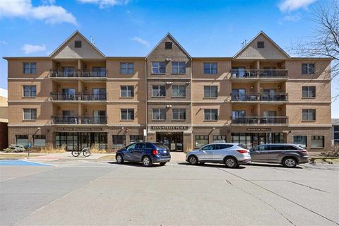 Photo of 332 S Linn St 416 #416, Iowa City, IA 52240 (MLS # 202501926)