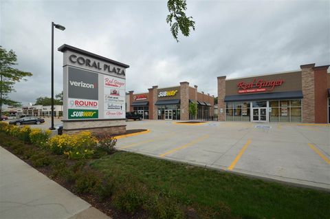 Photo of 2425 2nd St 5 #5, Coralville, IA 52241 (MLS # 202406085)