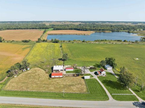 Photo of 2485 Highway 6 Trail, Marengo, IA 52301 (MLS # 202601022)