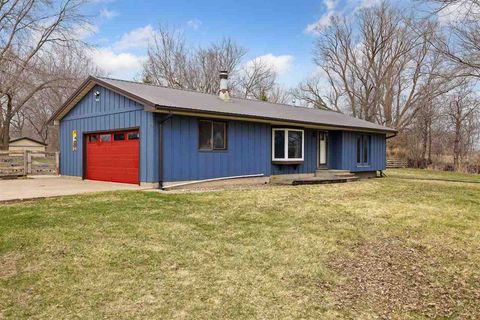 Photo of 1169 Mill St NE, Swisher, IA 52338 (MLS # 202602428)