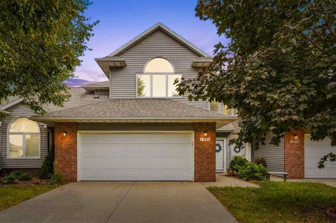 Photo of 1342 Oxford Pl, IowaCity, IA 52240 (MLS # 202605526)