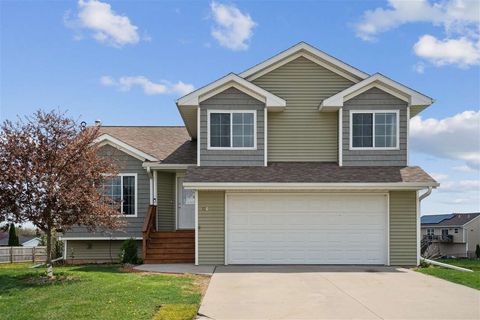 Photo of 1661 Ashlynd Ct, Iowa City, IA 52240 (MLS # 202502742)