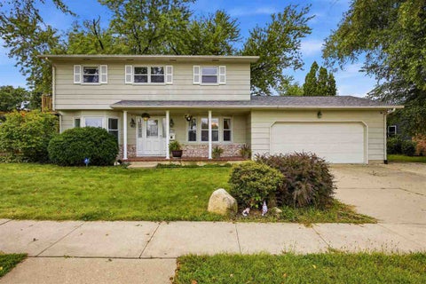 Photo of 2120 27th St, Marion, IA 52302 (MLS # 202606127)