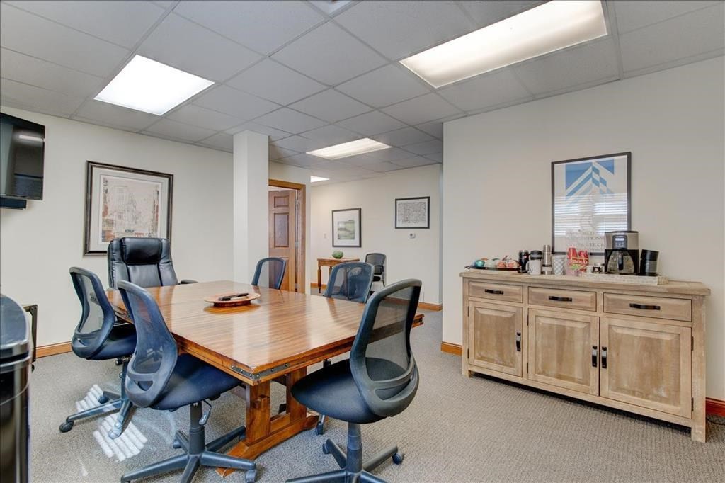 Photo 1 of 25 — 2919 1st Ave SE, CedarRapids, IA 52403