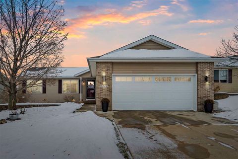 Photo of 1211 Wolf Dr NW, CedarRapids, IA 52405 (MLS # 202601016)