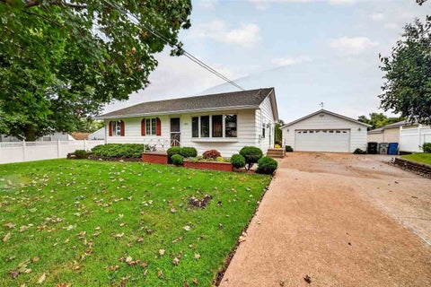 Photo of 288 SW 28th Ave, CedarRapids, IA 52404 (MLS # 202605595)
